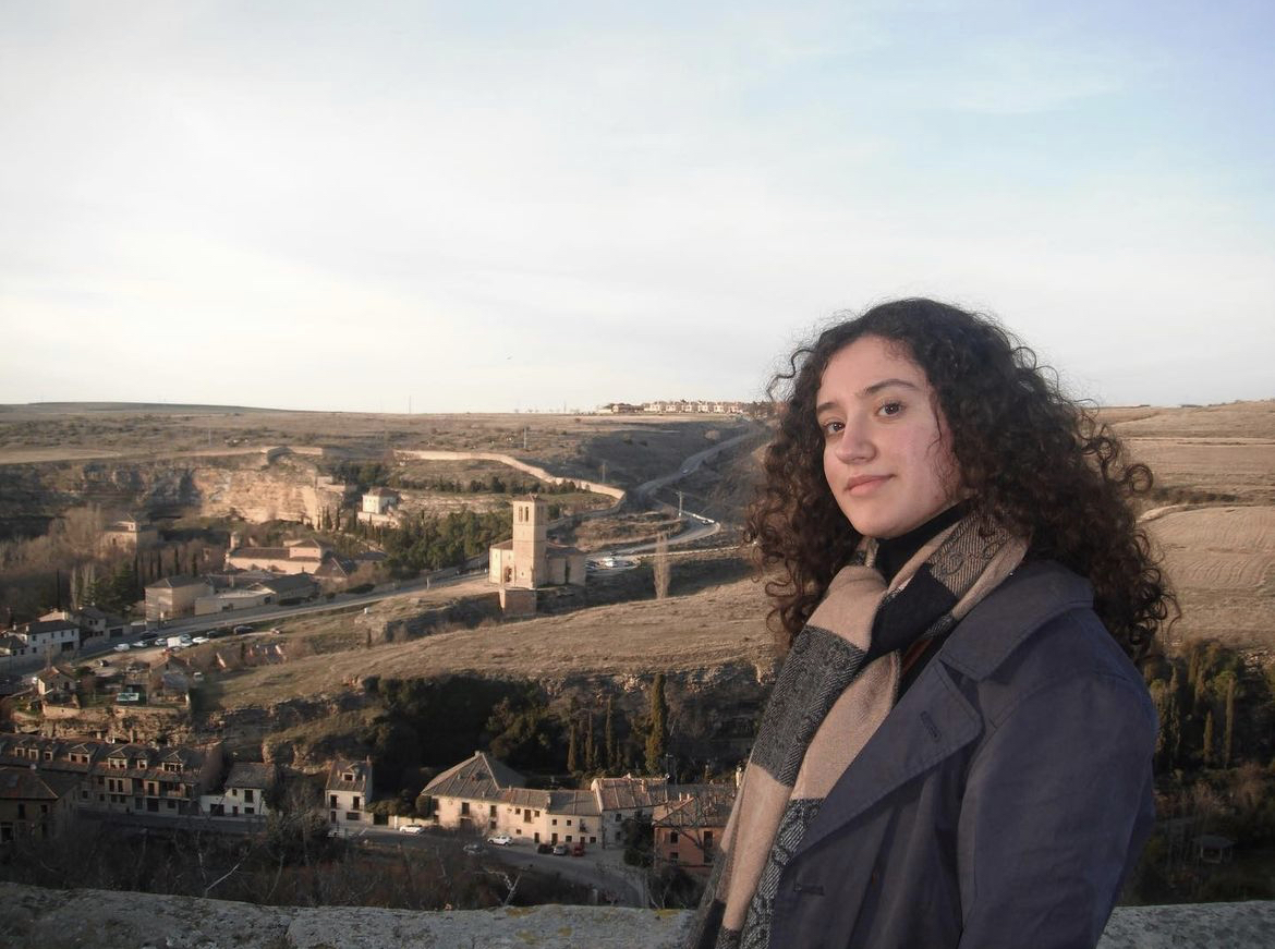 Alexa standing in front of scenery in Toledo, Espana